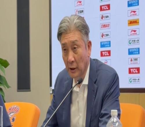 鄭永剛：賀希寧打出了超級(jí)外援的數(shù)據(jù)，真心希望他能進(jìn)國(guó)家隊(duì)