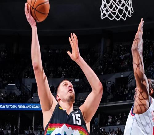 隨著掘金122109快船，湖人大勝31分，最新積分榜如下！國王墊底