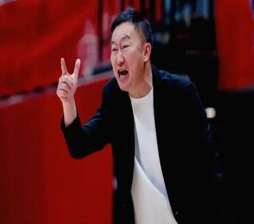 輸北控發(fā)布會！劉維偉怪罪內(nèi)線劣勢，球員疲憊，不滿最后漏三分