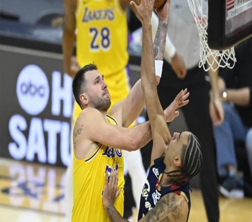 是時候了，湖人隊東契奇遭遇意外受傷，騎士隊或?qū)⑿薷那驁鲈O(shè)計