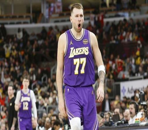 NBA恐怖攻擊力！東契奇大號三雙創(chuàng)下多項紀(jì)錄