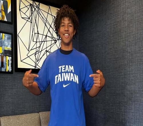 中國男籃勁敵前NBA扣籃王之子或為寶島出戰(zhàn)將組4黑1白陣容