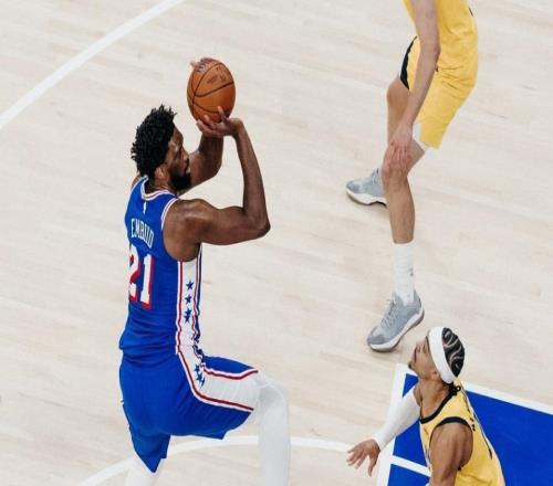 場(chǎng)均33分9板6助，昔日MVP王者歸來！就這么打，東部格局也該變了