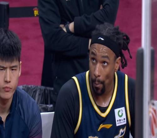 只有薩林杰還不夠！廣東隊(duì)被迫裁掉奎因，朱芳雨還要簽人