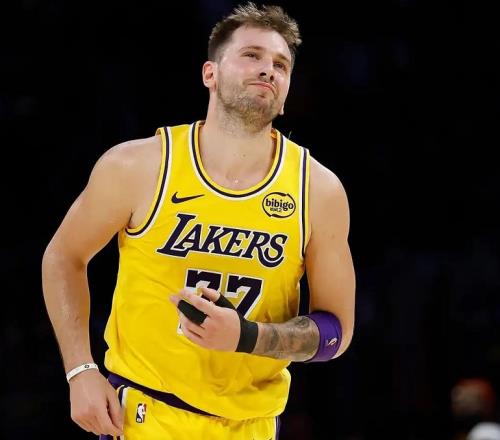 45分+46分+49分！聯(lián)盟第1！全明星票王刷爆NBA紀(jì)錄，MVP有懸念了