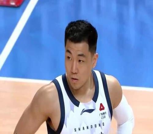 央視不播！今晚735，山東斗宿敵，邱彪欲止頹，高詩巖單挑郭艾倫