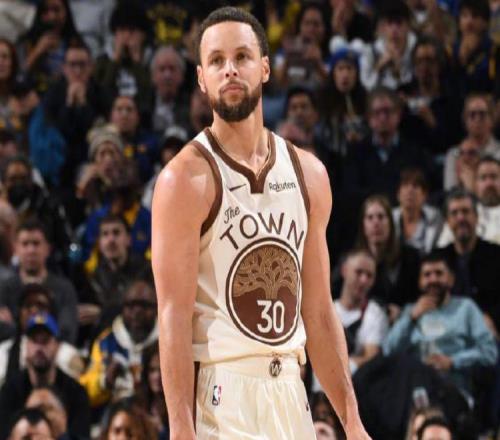 勇士暴露最大短板，科爾帶庫里新消息！格林一點該夸，裁判引爭議