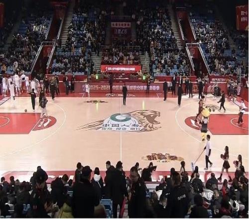 尷尬！CBA山西vs吉林因地暖漏水延遲一小時現(xiàn)場有球迷喊退票