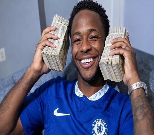 英超冬窗游出一條大魚，前曼城巨星，0轉(zhuǎn)會費，5家歐洲豪強瘋搶