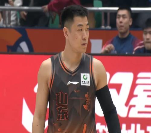 山東男籃末節(jié)逆轉(zhuǎn)廣州，陶漢林決勝時刻立功，雙小外砸歪籃筐