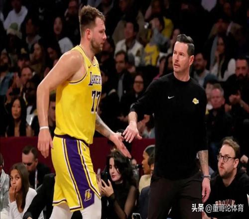 湖人大勝奇才賽后！雷迪克表?yè)P(yáng)2人，力挺失意之人，4隊(duì)有意老詹