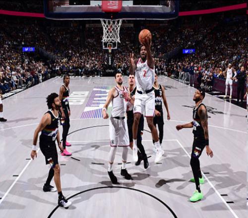 快船負(fù)掘金吹罰尺度遭嘲諷！美媒將約基奇p成亞歷山大24分鐘17罰