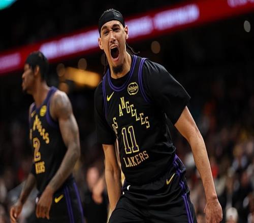 與東契奇的配合確實相當(dāng)默契，但湖人替補中鋒也確實是能力有限