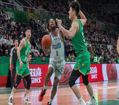 場(chǎng)均不到5分！2米14大個(gè)子不敢出手，韓德君接班人上限就是丘天