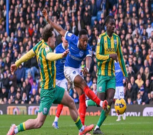 邊裁被觀眾扔的口香糖擊中眼睛，樸茨茅斯vs西布朗一度中止