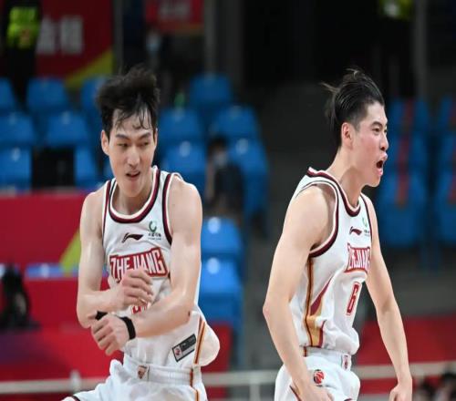 拿600萬，10中0+全場2分，球迷：這狀態(tài)別去霍霍國家隊了