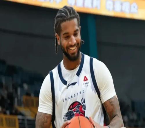 邱彪都受不了了！賽后直指外援問題，三個(gè)球員都不穩(wěn)！