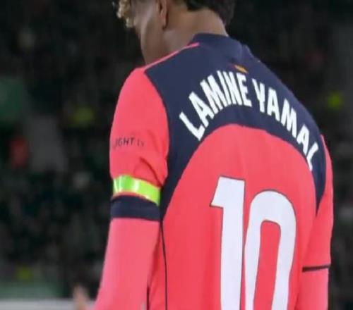 31！西甲爭(zhēng)冠一夜又變了：巴薩先賽+領(lǐng)先4分，皇馬沒退路了