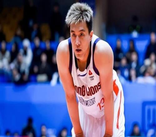 6分4次失誤，山東隊贏球還得靠郭艾倫，廣州隊比北京首鋼還冤枉