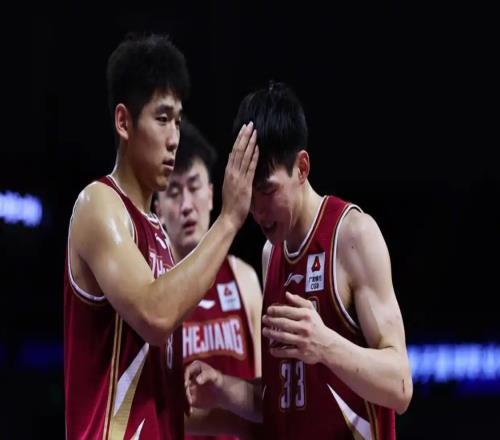 拿600萬(wàn)，全場(chǎng)3中0，昔日MVP淪為拖油瓶！球迷：結(jié)婚以后越來(lái)越軟