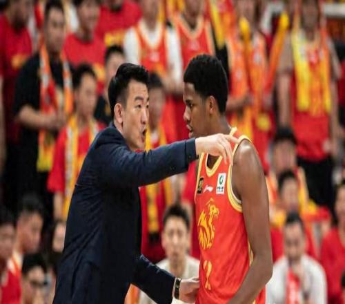 CBA鏖戰(zhàn)夜：山東絕地反擊，廣廈低分鎖勝，積分榜再洗牌