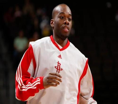 二輪秀出身，為火箭拼掉7顆牙齒，外號“神鳥”蘭德里后來去哪了