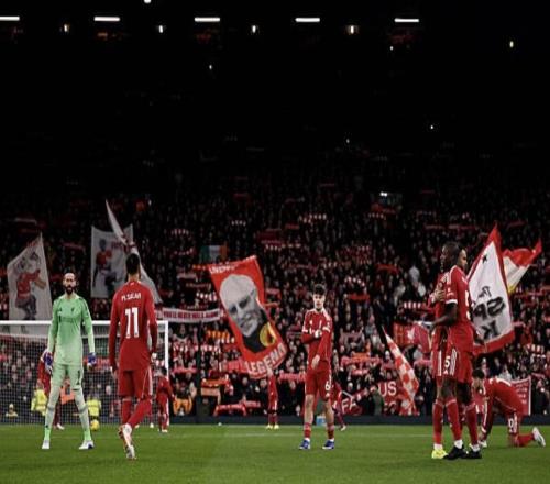 暖心，利物浦與紐卡的比賽前雙方球迷為基岡送上了鼓勵的掌聲