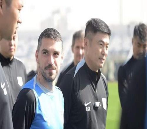 楊銘銳沒去迪拜，大連給斯坦丘1.5+1合同雙贏補強沒結(jié)束有2內(nèi)援