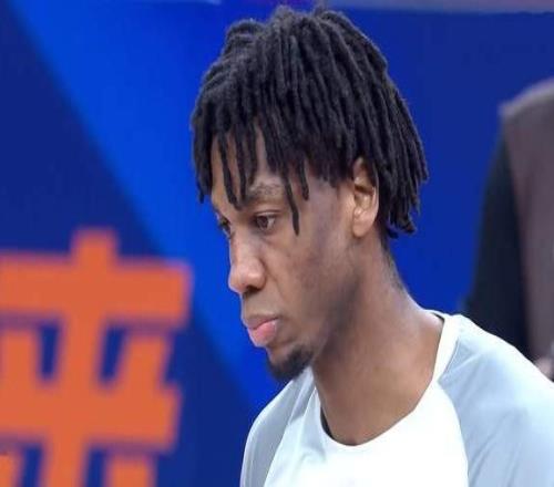 34分大勝，上海男籃新星26分生涯新高，連續(xù)爆發(fā)2場(chǎng)盧偉挖掘潛力