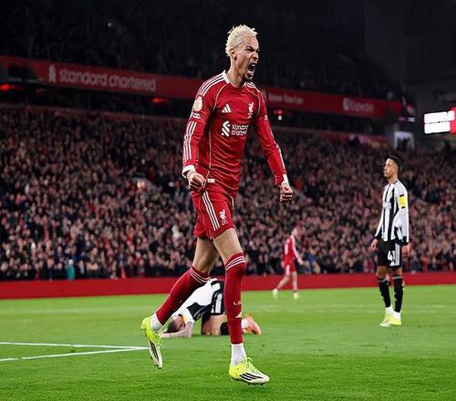 41！9500萬神鋒雙響，維爾茨擺脫水貨罵名，利物浦終結(jié)5輪不勝