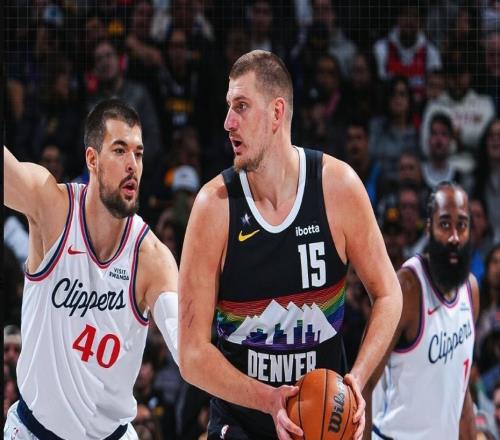 這才是MVP！傷停32天復(fù)出24分鐘31+12+5約基奇攻防無解被盛贊