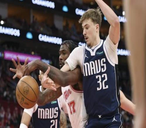 拉鋸戰(zhàn)！火箭領(lǐng)先8分拒絕反超：申京12中2迷失，小史密斯爆發(fā)