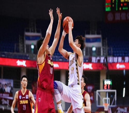 600萬(wàn)頂薪國(guó)手全場(chǎng)10中0僅2分，球迷：別霍霍國(guó)家隊(duì)了