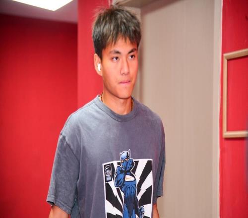 李昊即將轉會上海申花女友評論區(qū)泄露機密，球迷直呼真沒想到！