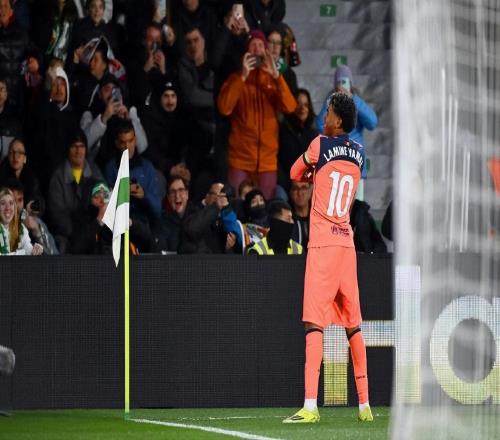 31！拉什福德連場(chǎng)破門，亞馬爾單刀赴會(huì)，巴薩13連勝殺人誅心