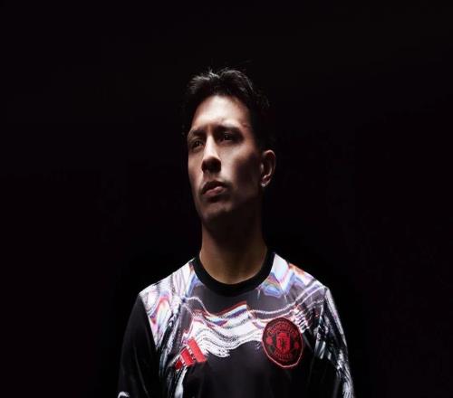 出行推薦丨曼聯(lián)2526賽季全新賽前出場服賽后媒體采訪服