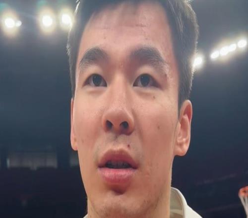 備戰(zhàn)同曦！李弘權(quán)參加踩場(chǎng)，盧偉單獨(dú)執(zhí)教小偰，郭昊文與眾人敘舊