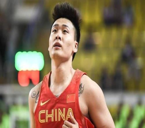 又惹麻煩！趙睿，你可是中國男籃隊長，咋啥話都敢說，讓老郭咋辦