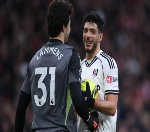 太陽報(bào)：拉門斯在丟點(diǎn)球后還祝賀希門尼斯，曼聯(lián)球迷感到疑惑