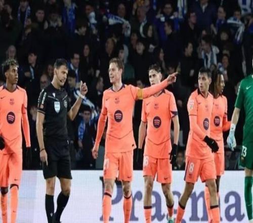 每體：因執(zhí)法皇社vs巴薩引發(fā)巨大爭(zhēng)議，曼薩諾遭停賽處理