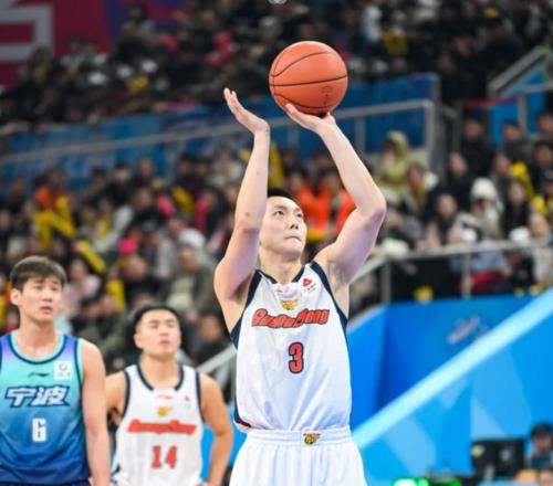 拿600萬，9投7鐵，在場輸10分！球迷：輸球從你超遠(yuǎn)三分打鐵開始