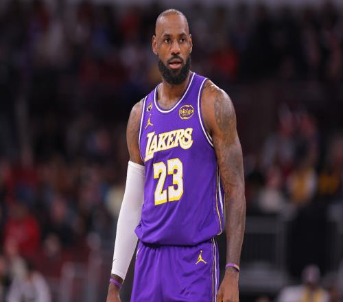 詹姆斯談湖人現(xiàn)狀：我們會越來越好！缺少里夫斯很難看出真正實力