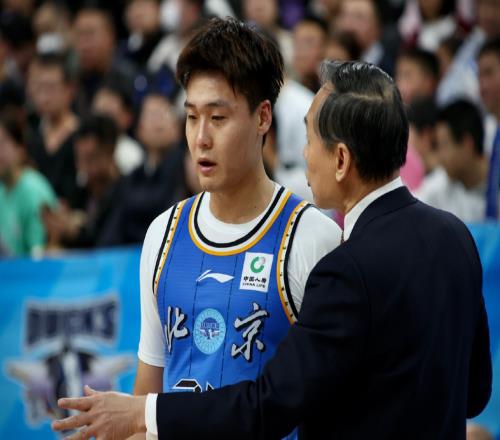 34分大勝58分慘案！一夜創(chuàng)6大紀(jì)錄，青島反超北京，廣東無緣前二