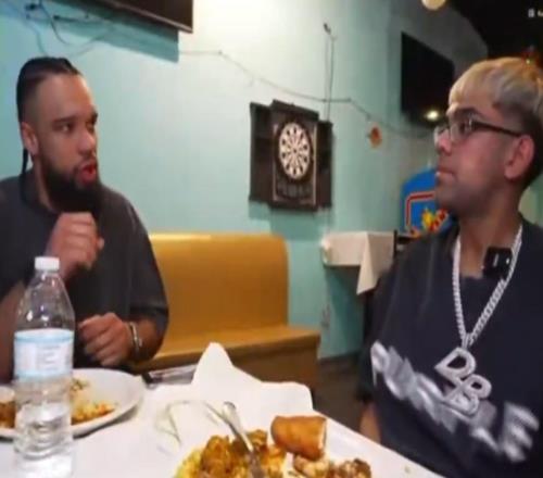 狄龍：詹姆斯確實老了，他現(xiàn)在就是在場上劃水