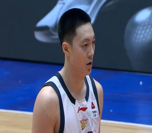 不是薩林杰，也不是胡明軒！廣東隊(duì)輸給寧波，有1個(gè)人要負(fù)責(zé)