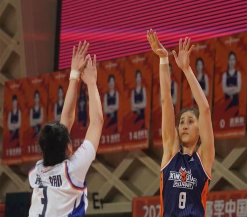 又美又能打！中國女籃32歲1米86王牌滿血復(fù)活：轟30+10奪八連勝