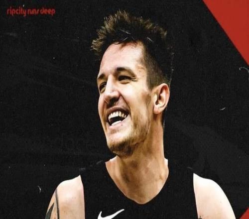 一夜3大消息！3換1交易達(dá)成，哈登小卡落選全明星，勇士新決定