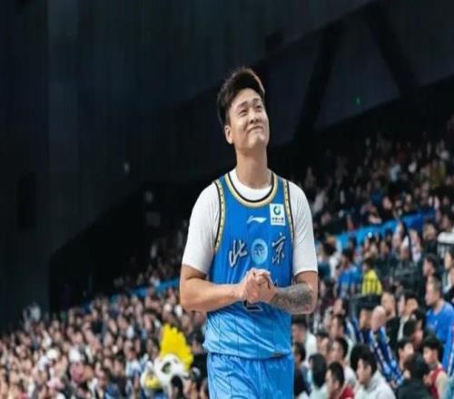 破防了！趙睿噴新疆球迷出現(xiàn)不當(dāng)言論，有點(diǎn)敗人品了！