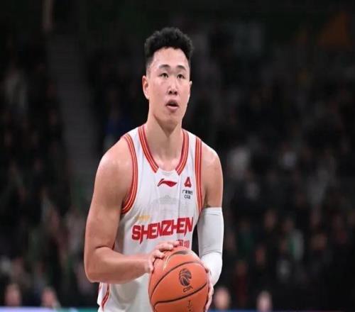 中國男籃決戰(zhàn)日本隊(duì)，最新大名單曝光，徐杰還沒戲，頂級鋒線加入