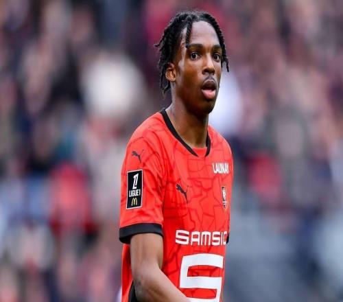 天空：切爾西開出的條件和利物浦相同，但雅凱改變了主意